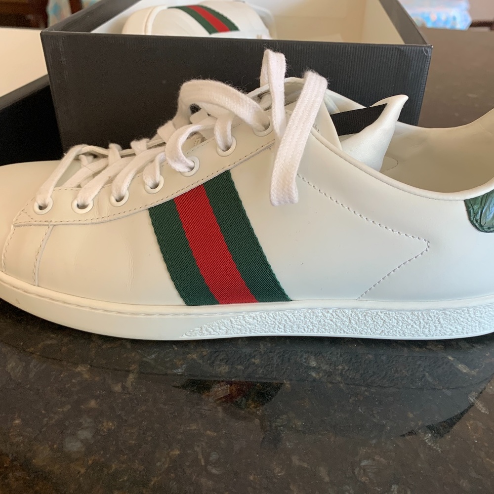 Gucci Sneakers size 40 (8.5-9)